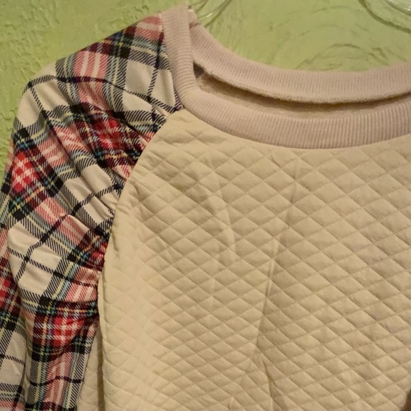 SHEIN Tops - 🌸🌸 SHEIN Cream Quilted Sweater with Plaid Sleeves